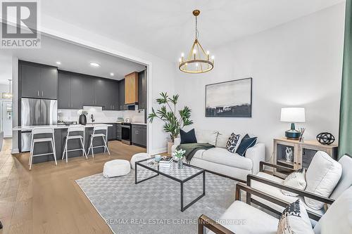 99 Hillcrest Road, Port Colborne, ON - Indoor Photo Showing Living Room