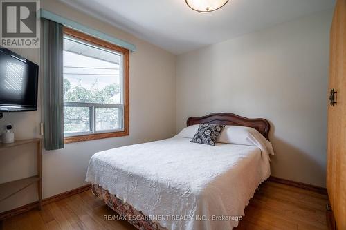 159 West 26Th Street, Hamilton, ON - Indoor Photo Showing Bedroom