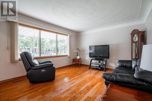 159 West 26Th Street, Hamilton (Westcliffe), ON - Indoor Photo Showing Living Room