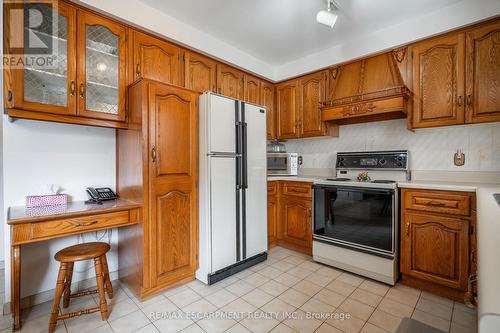 159 West 26Th Street, Hamilton, ON - Indoor Photo Showing Kitchen