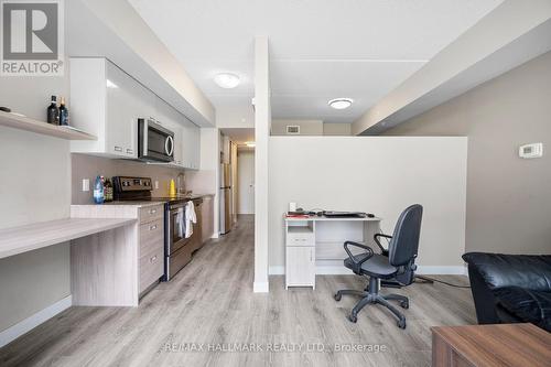 212 - 308 Lester Street, Waterloo, ON - Indoor Photo Showing Kitchen