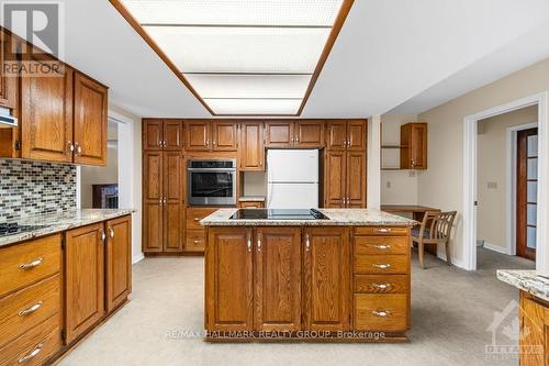 95 Macnabb Place, Ottawa, ON - Indoor Photo Showing Kitchen