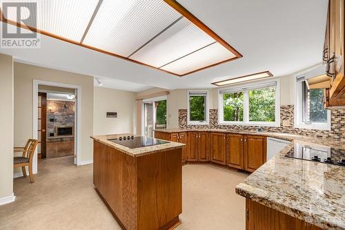 95 Macnabb Place, Ottawa, ON - Indoor Photo Showing Kitchen