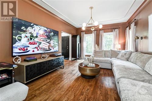 1271 Georges Vanier Drive, Ottawa, ON - Indoor Photo Showing Living Room