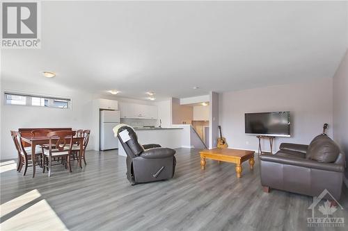 94 Frank Street, Carleton Place, ON - Indoor Photo Showing Living Room