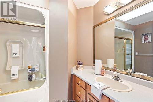 3157 Robinet, Windsor, ON - Indoor Photo Showing Bathroom