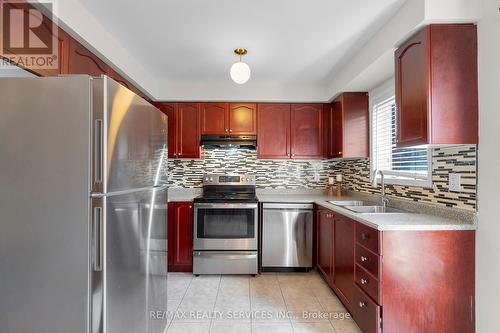 22 Tanasi Road, Brampton (Credit Valley), ON - Indoor Photo Showing Kitchen With Double Sink With Upgraded Kitchen