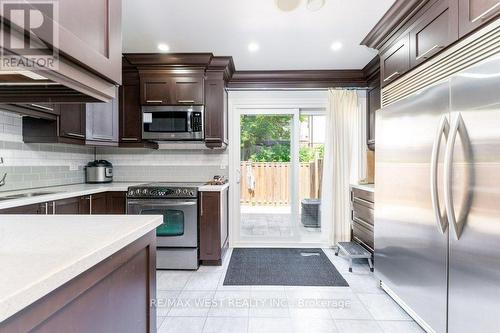 72 - 7080 Copenhagen Road, Mississauga (Meadowvale), ON - Indoor Photo Showing Kitchen With Upgraded Kitchen