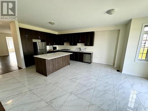 48 Puffin Crescent, Brampton, ON - Indoor Photo Showing Kitchen