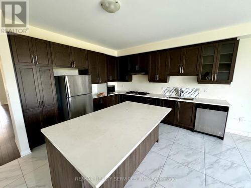 48 Puffin Crescent, Brampton, ON - Indoor Photo Showing Kitchen