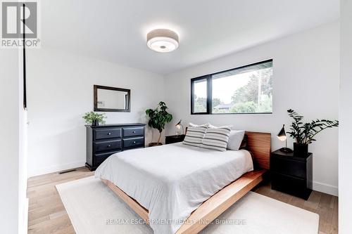 3362 Guildwood Drive, Burlington (Roseland), ON - Indoor Photo Showing Bedroom