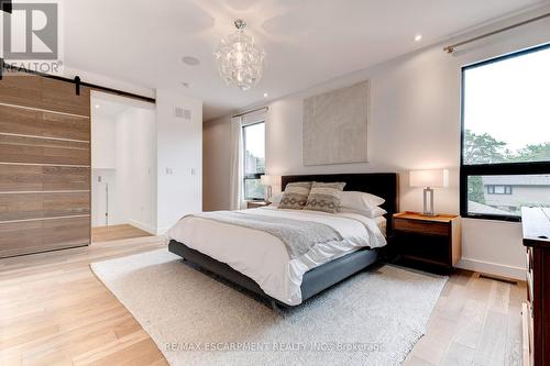 3362 Guildwood Drive, Burlington (Roseland), ON - Indoor Photo Showing Bedroom