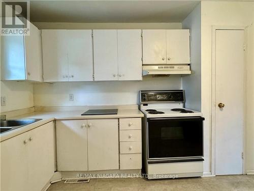 58 - 131 Rockwood Avenue, St. Catharines, ON - Indoor Photo Showing Kitchen