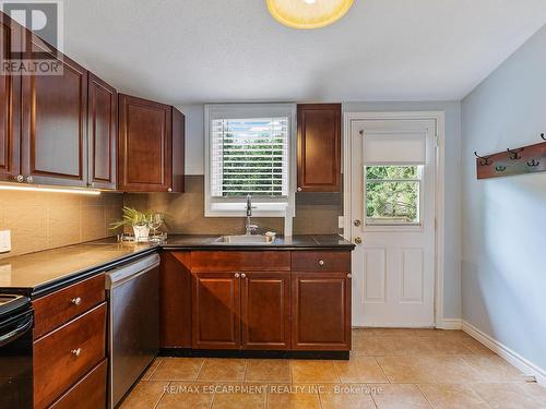 149 Park Lane, Haldimand, ON - Indoor Photo Showing Kitchen