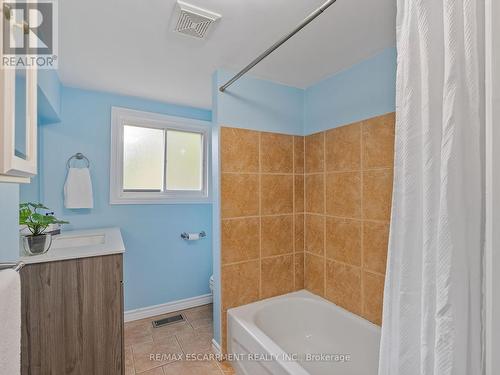 149 Park Lane, Haldimand, ON - Indoor Photo Showing Bathroom