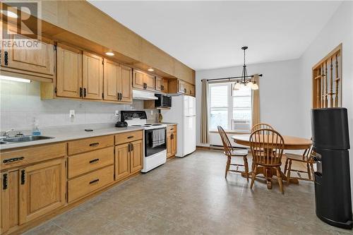 62 Pine Street, Cornwall, ON - Indoor Photo Showing Kitchen