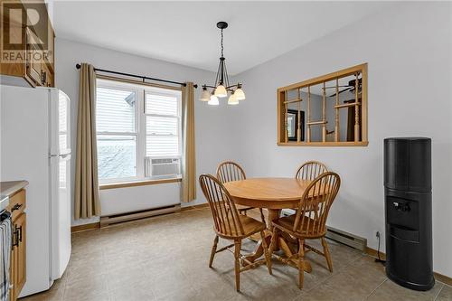 62 Pine Street, Cornwall, ON - Indoor Photo Showing Dining Room