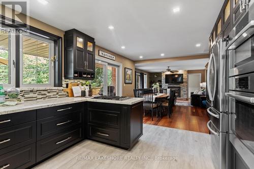 7470 Bamsey Drive, Hamilton Township (Bewdley), ON - Indoor Photo Showing Kitchen With Upgraded Kitchen