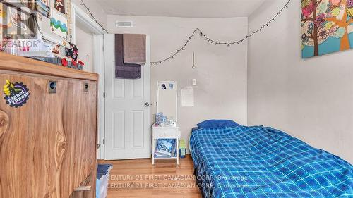 387 Horton Street E, London, ON - Indoor Photo Showing Bedroom