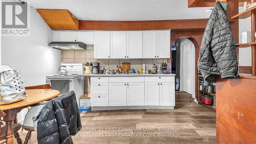 387 Horton Street E, London, ON - Indoor Photo Showing Kitchen