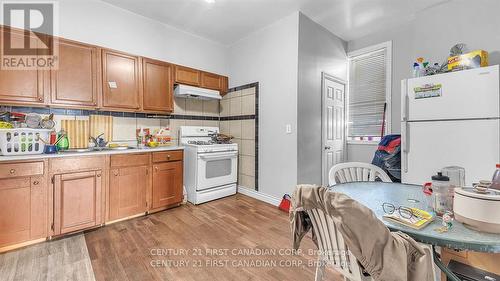 387 Horton Street E, London, ON - Indoor Photo Showing Kitchen With Double Sink