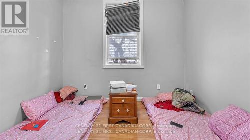 387 Horton Street E, London, ON - Indoor Photo Showing Bedroom