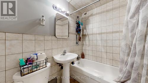 5 Cliff Street, Toronto (Rockcliffe-Smythe), ON - Indoor Photo Showing Bathroom