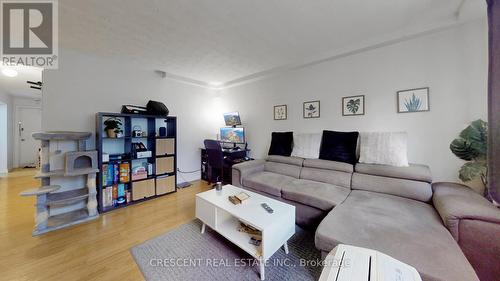 5 Cliff Street, Toronto (Rockcliffe-Smythe), ON - Indoor Photo Showing Living Room