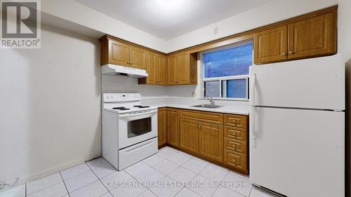 5 Cliff Street, Toronto (Rockcliffe-Smythe), ON - Indoor Photo Showing Kitchen