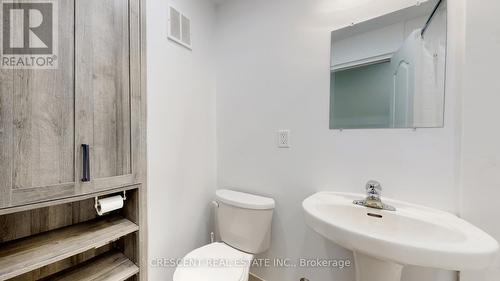 5 Cliff Street, Toronto (Rockcliffe-Smythe), ON - Indoor Photo Showing Bathroom