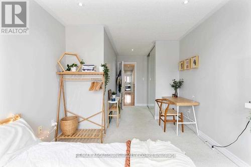 Upper - 128 Breton Avenue, Mississauga, ON - Indoor Photo Showing Bedroom