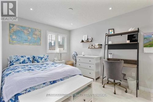 Upper - 128 Breton Avenue, Mississauga, ON - Indoor Photo Showing Bedroom