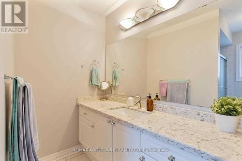 Upper - 128 Breton Avenue, Mississauga, ON - Indoor Photo Showing Bathroom