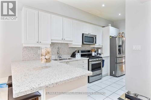 Upper - 128 Breton Avenue, Mississauga, ON - Indoor Photo Showing Kitchen With Stainless Steel Kitchen