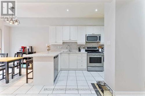 Upper - 128 Breton Avenue, Mississauga, ON - Indoor Photo Showing Kitchen