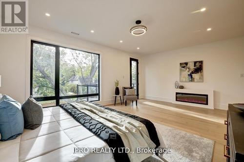 2556 Glengarry Road, Mississauga (Erindale), ON - Indoor Photo Showing Bedroom