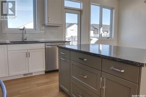 608 Weir Crescent, Warman, SK - Indoor Photo Showing Kitchen