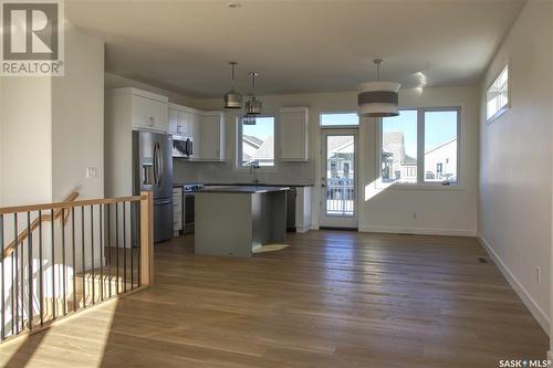 608 Weir Crescent, Warman, SK - Indoor Photo Showing Kitchen