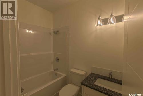 608 Weir Crescent, Warman, SK - Indoor Photo Showing Bathroom