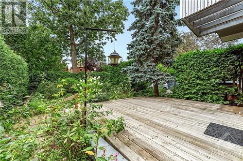 18 Carlyle Avenue, Ottawa, ON - Outdoor