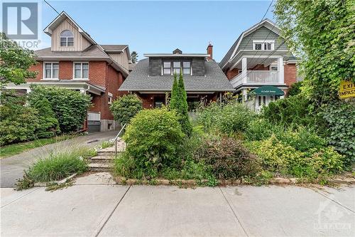 18 Carlyle Avenue, Ottawa, ON - Outdoor