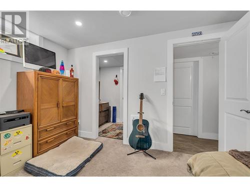 4302 Hazell Road, Kelowna, BC - Indoor Photo Showing Bedroom