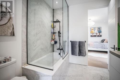 45 Savona Drive, Toronto (Alderwood), ON - Indoor Photo Showing Bathroom