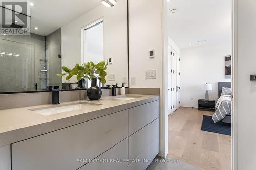 45 Savona Drive, Toronto (Alderwood), ON - Indoor Photo Showing Bathroom