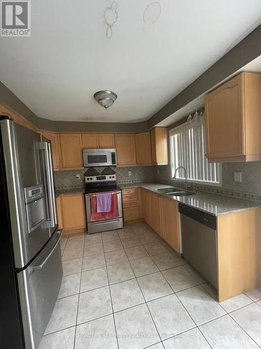 70 Buick Boulevard, Brampton (Fletcher'S Meadow), ON - Indoor Photo Showing Kitchen