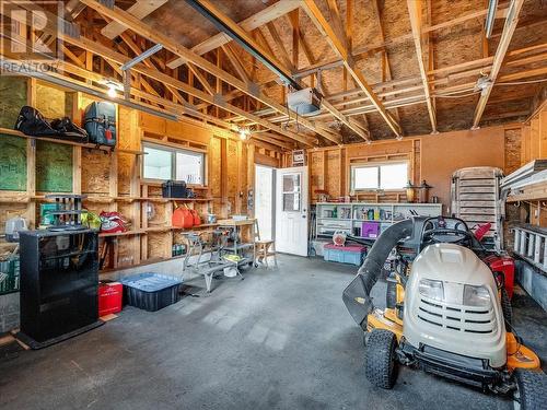 1731 Barrett  Drive, Fruitvale, BC - Indoor Photo Showing Garage