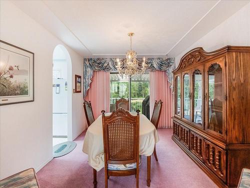 1731 Barrett Drive, Fruitvale, BC - Indoor Photo Showing Dining Room