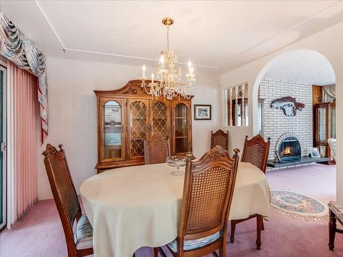 1731 Barrett Drive, Fruitvale, BC - Indoor Photo Showing Dining Room