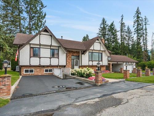 1731 Barrett Drive, Fruitvale, BC - Outdoor With Facade