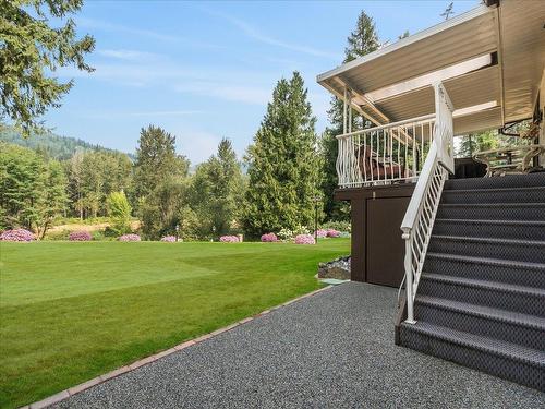 1731 Barrett Drive, Fruitvale, BC - Outdoor With Deck Patio Veranda